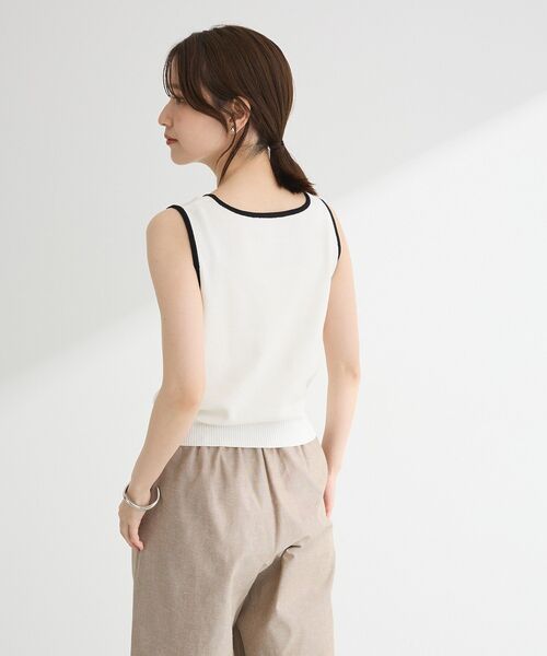 Green　Parks（グリーンパークス）の「・ELENCARE DUE バイカラーニットタンク（タンクトップ・レディース・カーキ/ブラック/オフホワイト/ダークベージュ・FREE）」の10枚目の写真