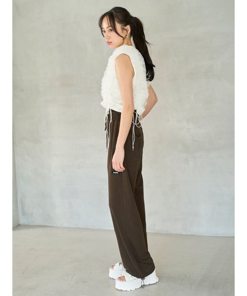 SNIDEL(スナイデル)の「Sustainableノースリカットソー(Tシャツ/カットソー・レディース・ピンクベージュ/ネイビー/ホワイト・F)」の12枚目の写真