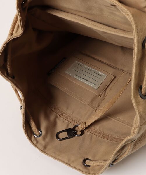 MOLESKINE（モレスキン）の「レジェンダリー トラベル バックパック ハバナブラウン ミディアム（バックパック/リュック・メンズ・ブラウン系その他2・ONE SIZE）」の18枚目の写真