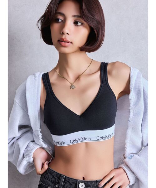 GYDA(ジェイダ)の「CalvinKlein SCOOP BACK LL BRALET(ブラジャー・レディース・グレー/ブラック・SMALL)」の4枚目の写真