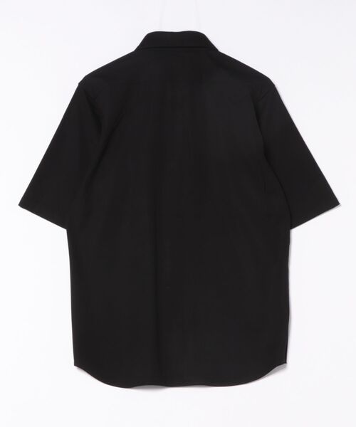 TAKA-Q(タカキュー)の「シャツ メンズ 半袖 ストレッチ 接触冷感 ボタンダウン (シャツ/ブラウス・メンズ・ベージュ/グレー/ブラック・MEDIUM/LARGE/X-LARGE)」の4枚目の写真