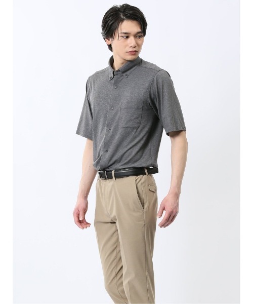 TAKA-Q(タカキュー)の「シャツ メンズ 半袖 ストレッチ 接触冷感 ボタンダウン (シャツ/ブラウス・メンズ・ベージュ/グレー/ブラック・MEDIUM/LARGE/X-LARGE)」の3枚目の写真