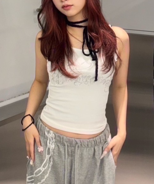 XU（エックスユー）の「【Never mind the XU】rhinestone sleeveless / 【ネバーマインド ザ エックスユー】ラインストーンタンクトップ（タンクトップ・レディース・ブラック/ライトグレー/ホワイト・ONE SIZE）」の2枚目の写真