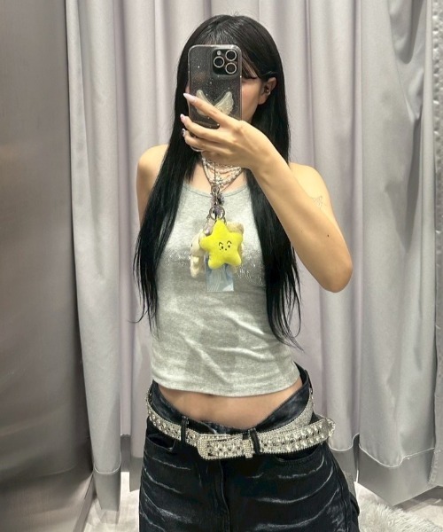 XU（エックスユー）の「【Never mind the XU】rhinestone sleeveless / 【ネバーマインド ザ エックスユー】ラインストーンタンクトップ（タンクトップ・レディース・ブラック/ライトグレー/ホワイト・ONE SIZE）」の3枚目の写真