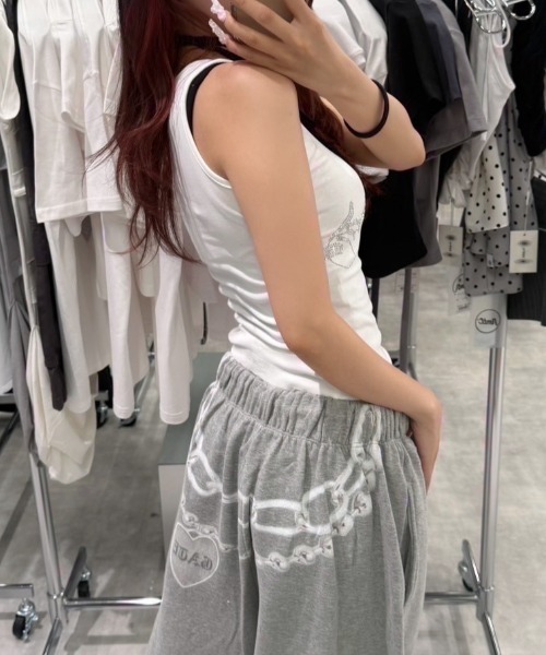 XU（エックスユー）の「【Never mind the XU】rhinestone sleeveless / 【ネバーマインド ザ エックスユー】ラインストーンタンクトップ（タンクトップ・レディース・ブラック/ライトグレー/ホワイト・ONE SIZE）」の14枚目の写真