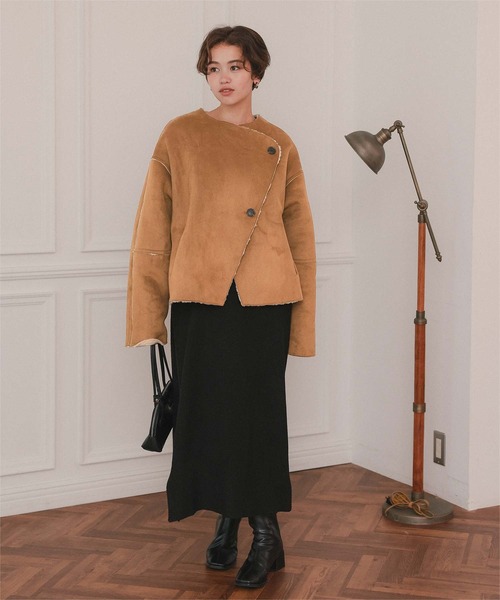 titivate(ティティベイト)の「フェイクムートンノーカラージャケット(ノーカラージャケット・レディース・ダークブラウン/ブラウン/ライトベージュ・L/M)」の14枚目の写真