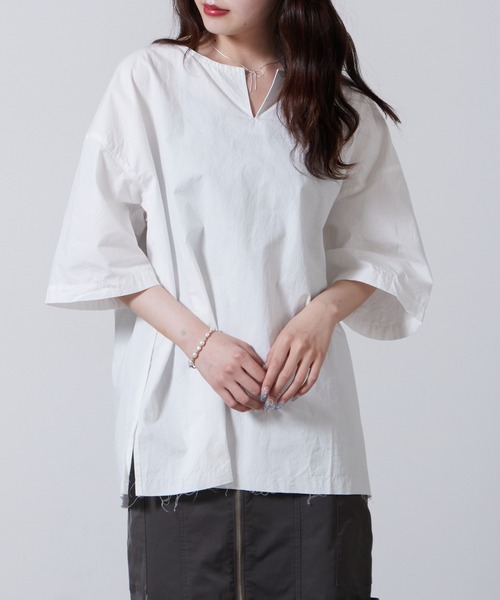 superNova.(スーパーノヴァ)の「superNova./スーパーノヴァTunic Shirts Powder Snow Oxford 半袖シャツ 夏服(Tシャツ/カットソー・メンズ・ブラック/ホワイト・M/S/XS)」の1枚目の写真