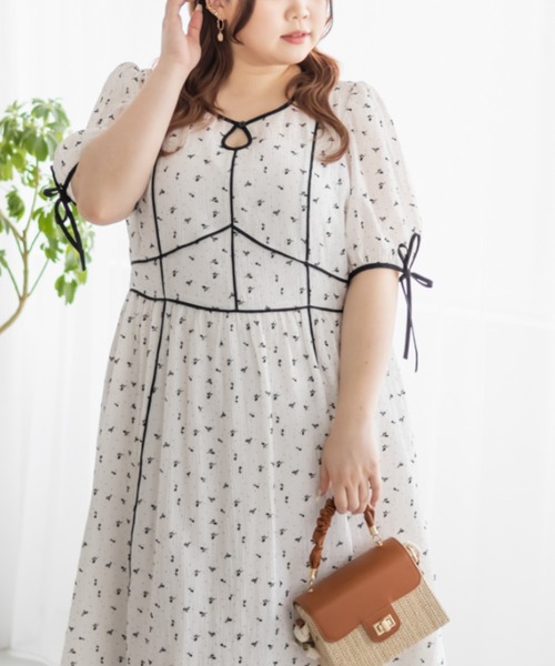 CLETTE(クレット)の「配色パイピングシアー花柄ワンピース(ワンピース・レディース・ベージュ/オフホワイト・LL/3L/4L)」の6枚目の写真