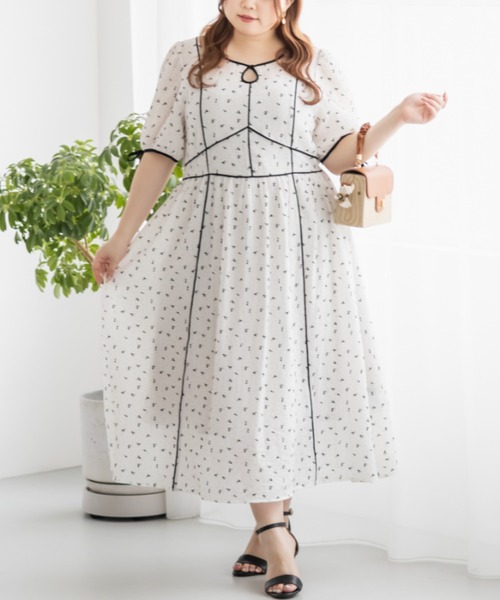 CLETTE(クレット)の「配色パイピングシアー花柄ワンピース(ワンピース・レディース・ベージュ/オフホワイト・LL/3L/4L)」の3枚目の写真