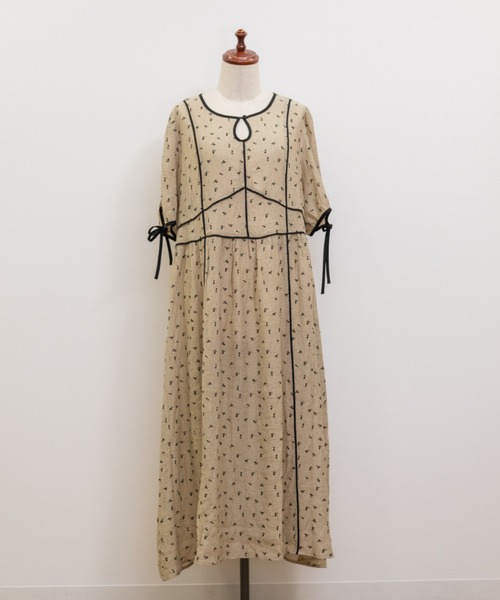 CLETTE(クレット)の「配色パイピングシアー花柄ワンピース(ワンピース・レディース・ベージュ/オフホワイト・LL/3L/4L)」の13枚目の写真