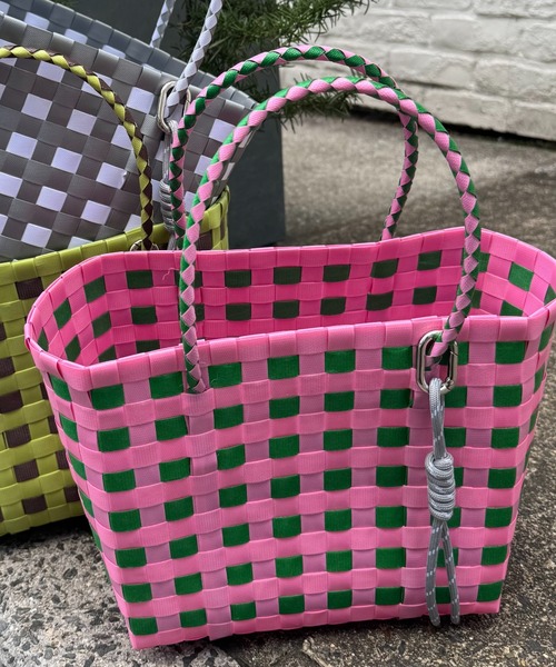 CIAOPANIC TYPY（チャオパニックティピー）の「【Aguni】チャーム付きメルカドBAG（トートバッグ・レディース・グレー/ピンク/ライトグリーン・ONE SIZE）」の7枚目の写真