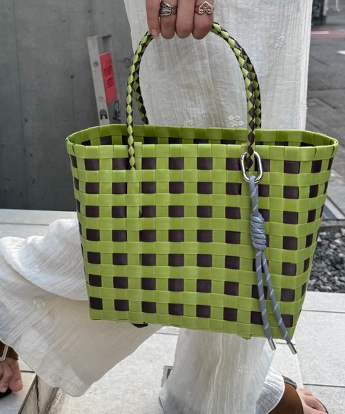 CIAOPANIC TYPY（チャオパニックティピー）の「【Aguni】チャーム付きメルカドBAG（トートバッグ・レディース・グレー/ピンク/ライトグリーン・ONE SIZE）」の6枚目の写真