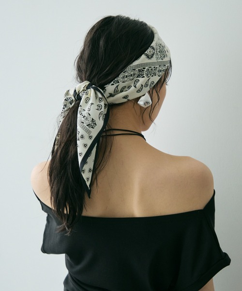 Trish（トリッシュ）の「柄アソート バンダナ柄ペイズリー三角スカーフ（ストール/ショール・レディース・ブラック/ブラック系その他/ホワイト/レッド・FREE）」の19枚目の写真