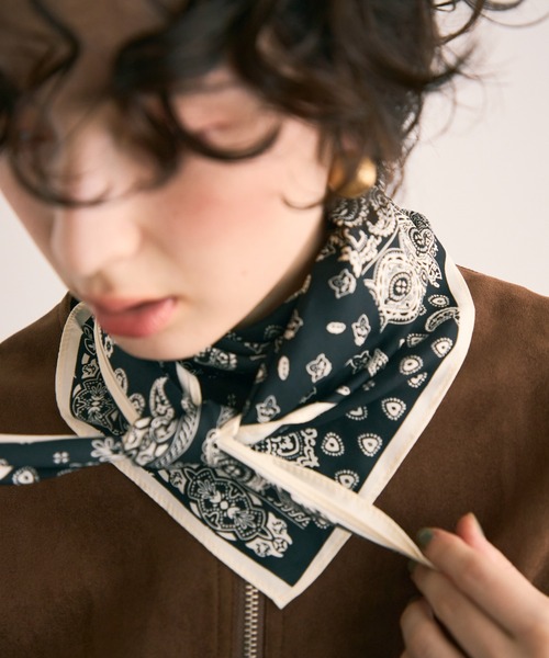 グッチ☆バンダナ柄　スカーフ　ロゴ　ペイズリー柄　ストール ブラウン グッチ☆バンダナ柄 スカーフ ロゴ ペイズリー柄 ストール