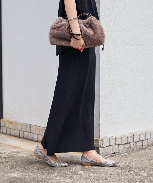 RIVE DROITE（リヴドロワ）の「【ひんやりタッチ/セットアップ対応可】レーヨン混ナローフレアスカート（スカート・レディース・ベージュ/ブラウン/グレー/ブラック・36/38）」の10枚目の写真