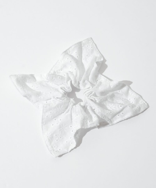 flower（フラワー）の「プレーンガレットシュシュ（シュシュ・レディース・ブラック/ホワイト・FREE）」の4枚目の写真