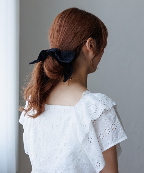 flower（フラワー）の「プレーンガレットシュシュ（シュシュ・レディース・ブラック/ホワイト・FREE）」の13枚目の写真