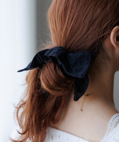 flower（フラワー）の「プレーンガレットシュシュ（シュシュ・レディース・ブラック/ホワイト・FREE）」の14枚目の写真