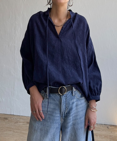 LBC(エルビーシー)の「ジャカード襟フリル2WAYブラウス(シャツ/ブラウス・レディース・ホワイト/ブラック/ネイビー/ミント・M)」の4枚目の写真