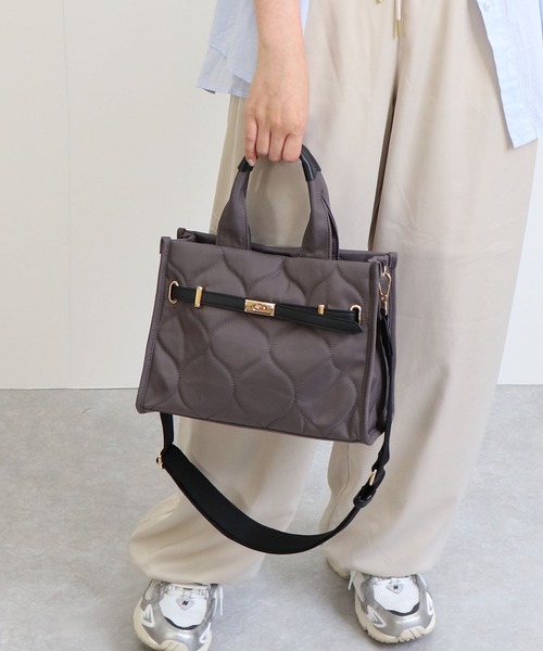 MIAN （ミアン）の「【WEB限定 / 詳細動画あり】キルティング2wayトートバッグ（トートバッグ・レディース・チャコールグレー/ブラック/モカ・FREE）」の14枚目の写真