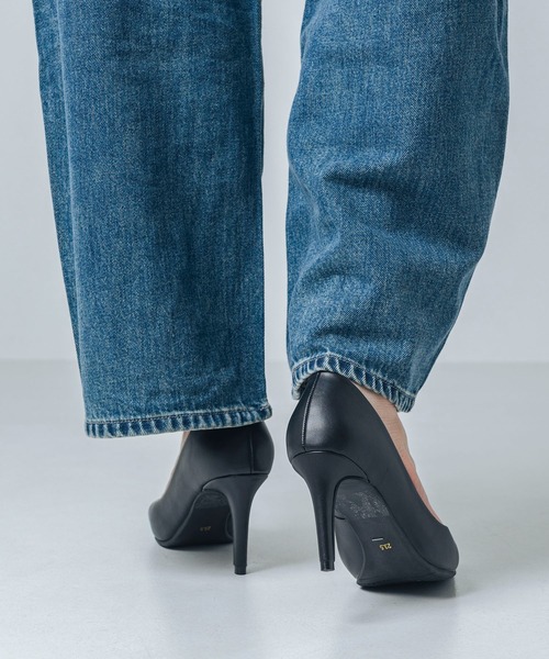 EVOL（イーボル）の「【晴雨兼用・ふかふか】8.5cmポインテッドパンプス IZ5859（レインシューズ・レディース・ベージュ/ブラック/ブラック系その他/ベージュ系その他・21.5cm/22.0cm/22.5cm/23.0cm/23.5cm/24.0cm/24.5cm/25.0cm/25.5cm）」の6枚目の写真