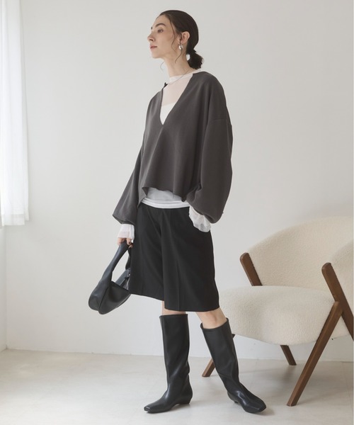 ANGIE（アンジー）の「深Vネック  カットオフ　スウェット　プルオーバー（スウェット・レディース・チャコール/オートミール/杢グレー・FREE）」の5枚目の写真