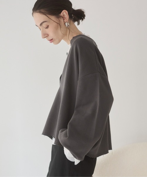 ANGIE（アンジー）の「深Vネック  カットオフ　スウェット　プルオーバー（スウェット・レディース・チャコール/オートミール/杢グレー・FREE）」の13枚目の写真