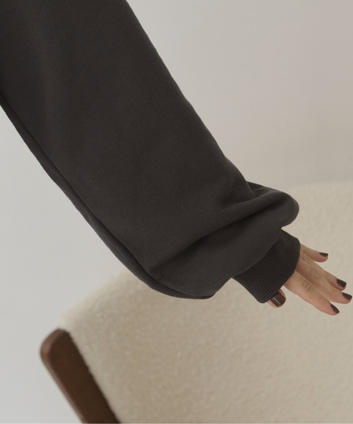 ANGIE（アンジー）の「深Vネック  カットオフ　スウェット　プルオーバー（スウェット・レディース・チャコール/オートミール/杢グレー・FREE）」の7枚目の写真