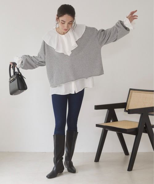 ANGIE（アンジー）の「深Vネック  カットオフ　スウェット　プルオーバー（スウェット・レディース・チャコール/オートミール/杢グレー・FREE）」の4枚目の写真