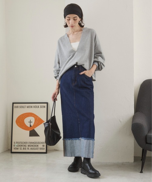 ANGIE（アンジー）の「深Vネック  カットオフ　スウェット　プルオーバー（スウェット・レディース・チャコール/オートミール/杢グレー・FREE）」の21枚目の写真