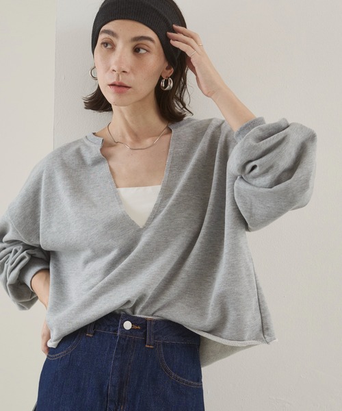 ANGIE（アンジー）の「深Vネック  カットオフ　スウェット　プルオーバー（スウェット・レディース・チャコール/オートミール/杢グレー・FREE）」の20枚目の写真