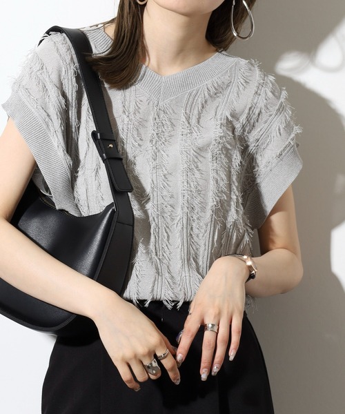 hunch(ハンチ)の「hunch フリンジニットベスト(ベスト・レディース・杢グレー/オフホワイト/ブラック・FREE)」の12枚目の写真