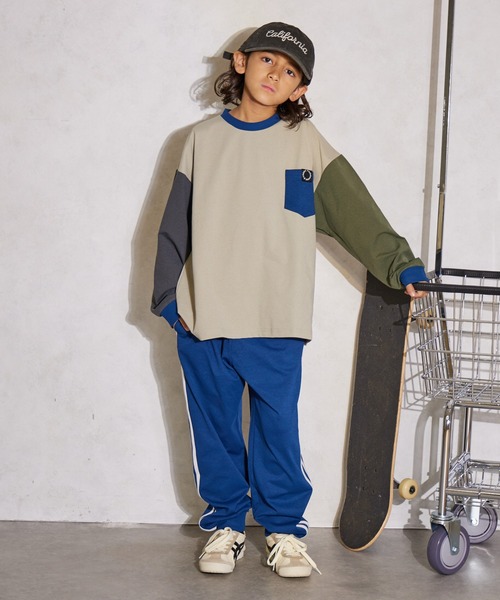 PAIRMANON STREET(ペアマノンストリート)の「【マルチファンクション】 吸水速乾 長袖 Tシャツ【PAIRMANON STREET】(Tシャツ/カットソー・キッズ・ブラック/パープル/ネイビー/ベージュ/オフホワイト/ブラック系その他/パープル系その他/ライトブルー/チャコールグレー/ブラック系その他3/ブラウン/ブラック系その他2/グレー系その他/レッド・130/120/110/100/160/150/140)」の21枚目の写真