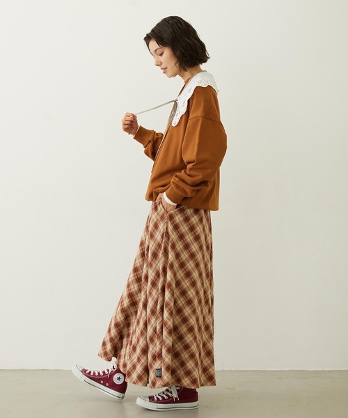 MILKFED.(ミルクフェド)の「CIRCLE LOGO SWEAT TOP(スウェット・レディース・オフホワイト/ブラウン/ネイビー・M/L)」の10枚目の写真