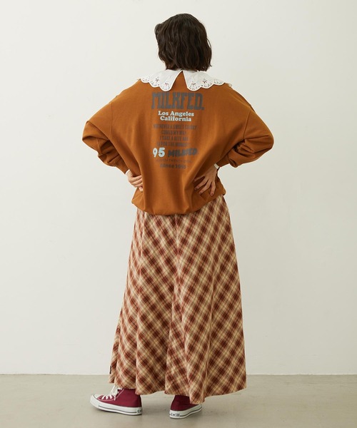 MILKFED.(ミルクフェド)の「CIRCLE LOGO SWEAT TOP(スウェット・レディース・オフホワイト/ブラウン/ネイビー・M/L)」の11枚目の写真