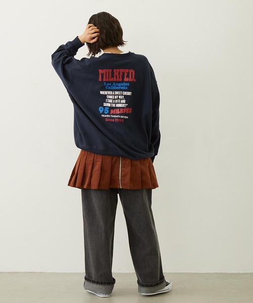 MILKFED.(ミルクフェド)の「CIRCLE LOGO SWEAT TOP(スウェット・レディース・オフホワイト/ブラウン/ネイビー・M/L)」の17枚目の写真