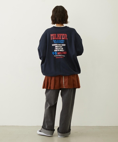 MILKFED.(ミルクフェド)の「CIRCLE LOGO SWEAT TOP(スウェット・レディース・オフホワイト/ブラウン/ネイビー・M/L)」の18枚目の写真