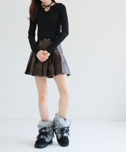 VIVIAN(ヴィヴィアン)の「もふぽかボリュームファー厚底ムートンブーツ ZOZOTOWN+オフィシャルサイト限定商品(ブーツ・レディース・ベージュ/ブラック・S/M/L/LL)」の10枚目の写真