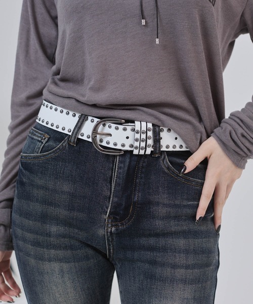 ENVYM（アンビー）の「スタッズベルト（ベルト・レディース・ブラック/ホワイト・FREE）」の4枚目の写真