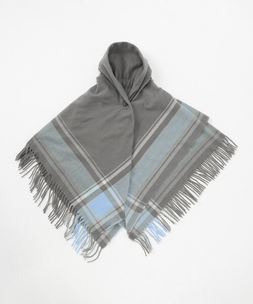 MONO COMME CA(モノコムサ)の「フード風 ポンチョストール(ストール/ショール・レディース・グレー/アイボリー・FREE)」の7枚目の写真