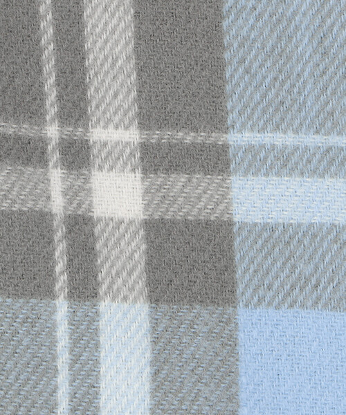 MONO COMME CA(モノコムサ)の「フード風 ポンチョストール(ストール/ショール・レディース・グレー/アイボリー・FREE)」の12枚目の写真