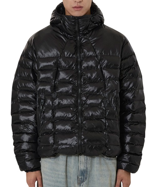 セール】『OY/オーワイ』CURVED ZIPPER LIGHTWEIGHT PUFFER JACKET