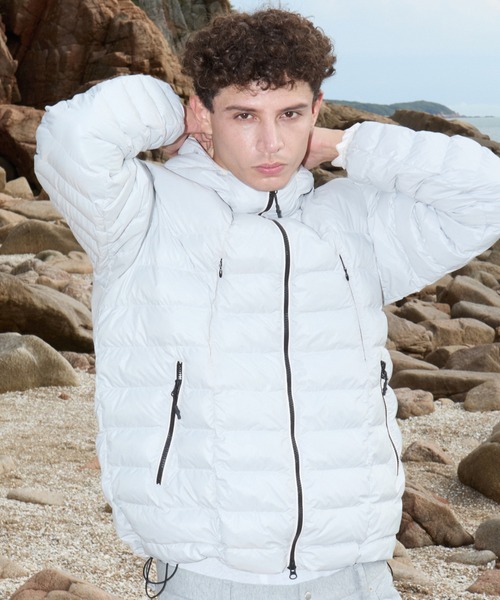 OY(オーワイ)の「『OY/オーワイ』CURVED ZIPPER LIGHTWEIGHT PUFFER JACKET/カーブジップライトウェイトジャケット(光沢)(ダウンジャケット/コート・レディース・ブラック/ライトグレー/ライトブルー・L/M)」の22枚目の写真