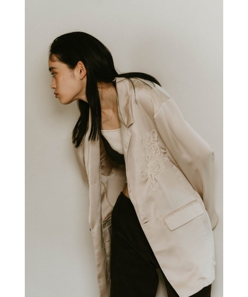 Knuth Marf（クヌースマーフ）の「embroidered satin jacket（テーラードジャケット・レディース・アイボリー/ブラック/モスグリーン・FREE）」の13枚目の写真