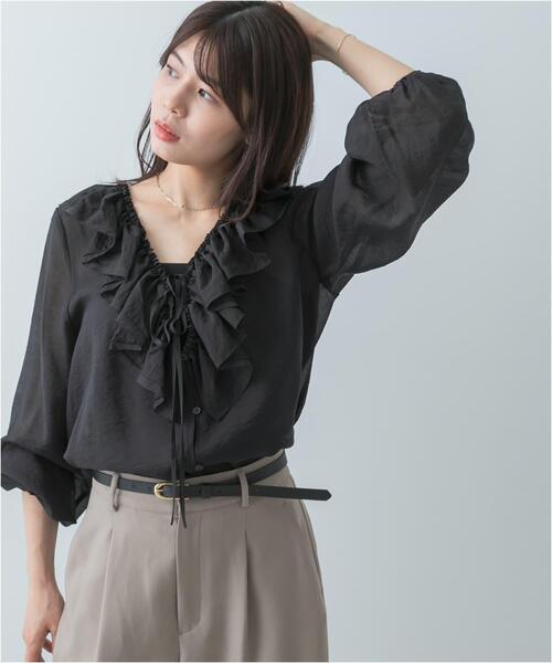 F by ROSSO（エフバイロッソ）の「F by ROSSO　フリルカラーシアーブラウス（シャツ/ブラウス・レディース・ブラック/オフホワイト・FREE）」の2枚目の写真