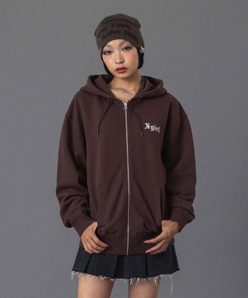 X-girl（エックスガール）の「OLD ENGLISH LOGO ZIP UP SWEAT HOODIE（パーカー・レディース・アッシュ/ブラック/ブラウン・S/M）」の4枚目の写真