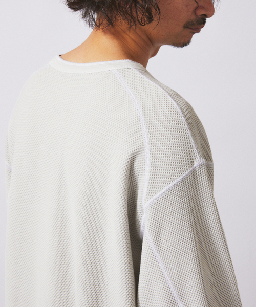 JOURNAL STANDARD relume（ジャーナルスタンダード　レリューム）の「バックピケ ヘンリーネック 3/4 スリーブ（Tシャツ/カットソー・メンズ・ナチュラル/ブラウン/ブラックミックス・MEDIUM/LARGE）」の7枚目の写真