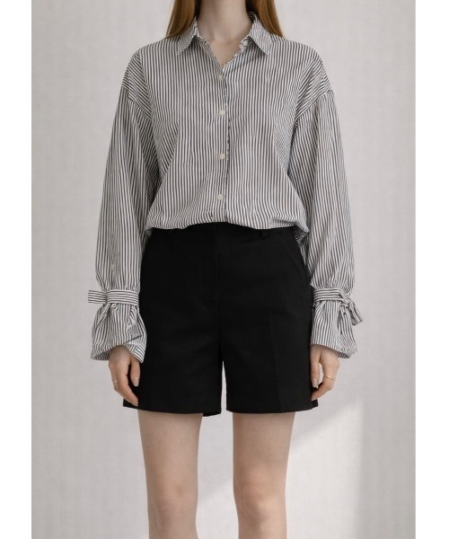 SALTMINT(ソルトミント)の「ボリュームスリーブストライプシャツ(シャツ/ブラウス・レディース・サックスブルー系/ブラック・FREE)」の1枚目の写真