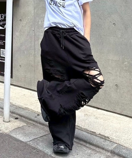 Never mind the XU / Chikashitsu+（ネバーマインド ザ エックスユー / チカシツプラス）の「【nmtc+】damage sweat pants / 【エヌエムティーシープラス】ダメージスウェットパンツ（スウェットパンツ・メンズ・ブラック/グレー・ONE SIZE）」の18枚目の写真