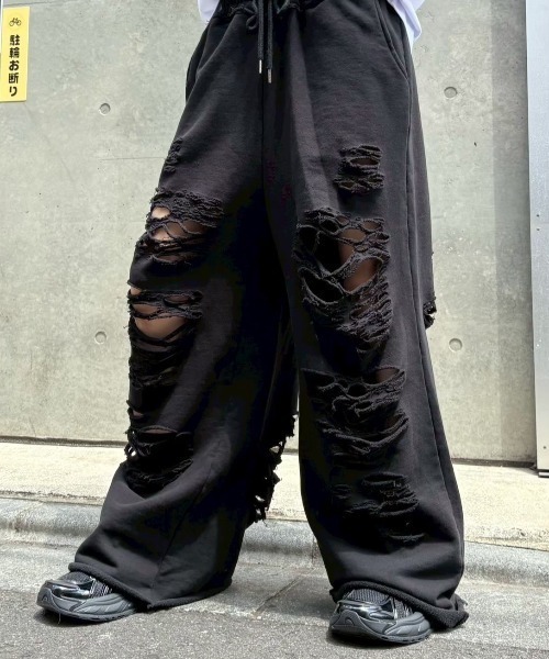 Never mind the XU / Chikashitsu+（ネバーマインド ザ エックスユー / チカシツプラス）の「【nmtc+】damage sweat pants / 【エヌエムティーシープラス】ダメージスウェットパンツ（スウェットパンツ・メンズ・ブラック/グレー・ONE SIZE）」の20枚目の写真